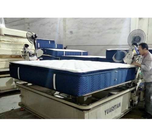 Nệm mới hoàn thiện còn trên máy